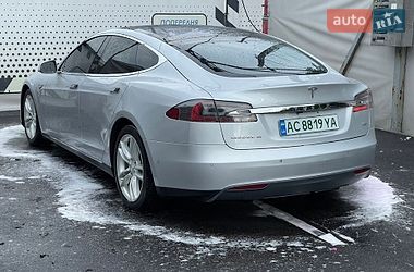 Лифтбек Tesla Model S 2016 в Виннице