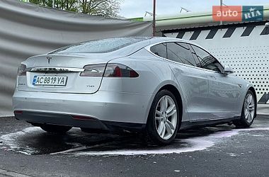 Лифтбек Tesla Model S 2016 в Виннице