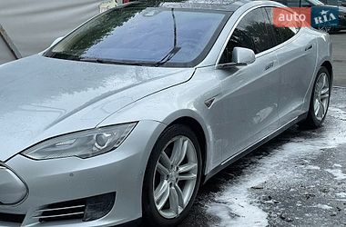 Лифтбек Tesla Model S 2016 в Виннице