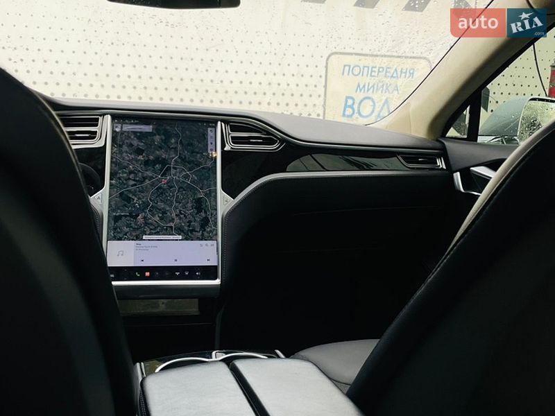 Лифтбек Tesla Model S 2016 в Виннице