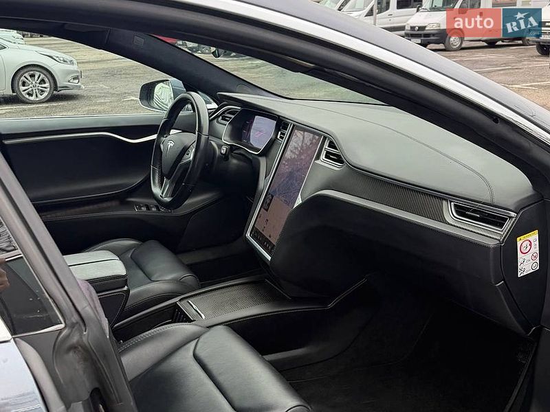 Ліфтбек Tesla Model S 2018 в Одесі