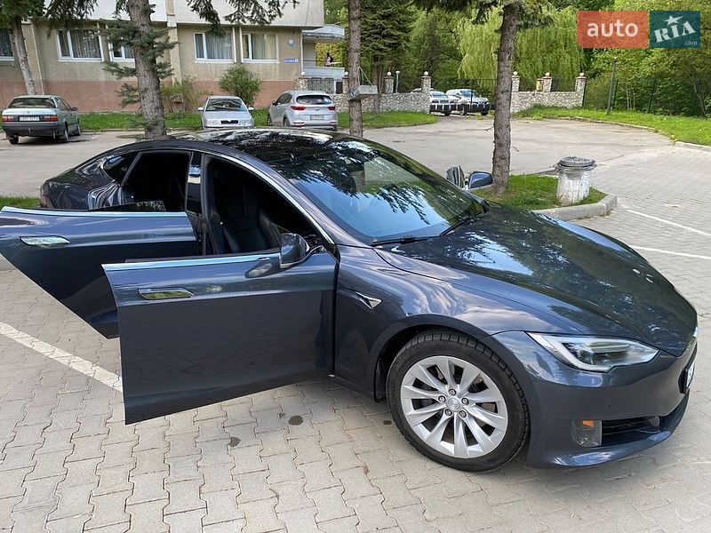 Ліфтбек Tesla Model S 2016 в Тернополі фото 2 Ліфтбек Tesla Model S 2016 в Тернополі