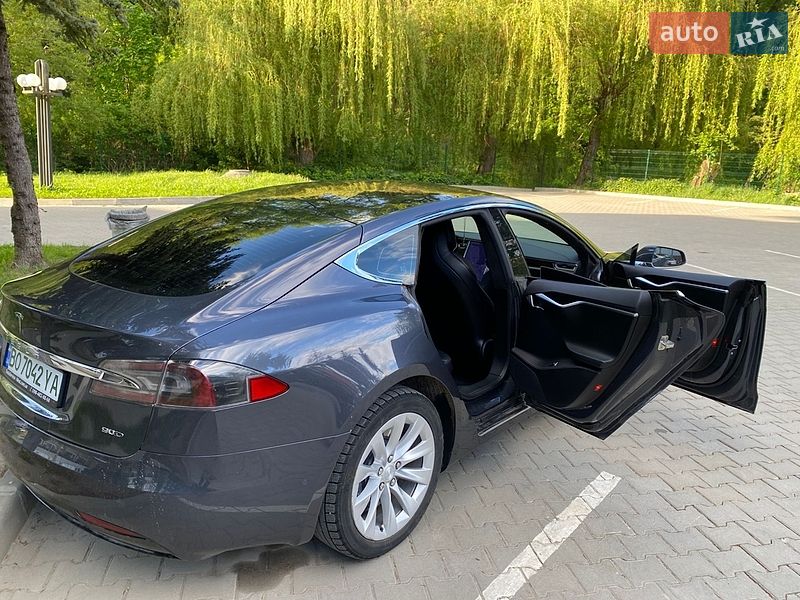 Лифтбек Tesla Model S 2016 в Тернополе