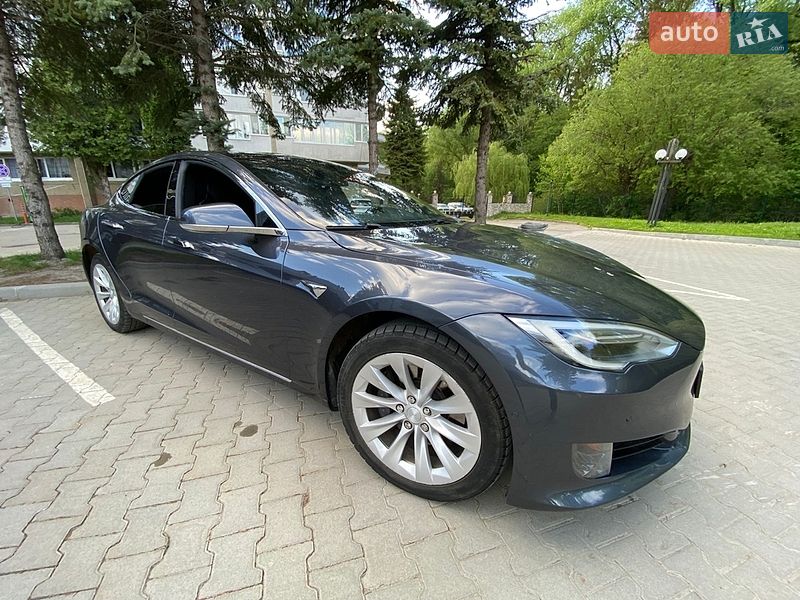 Лифтбек Tesla Model S 2016 в Тернополе