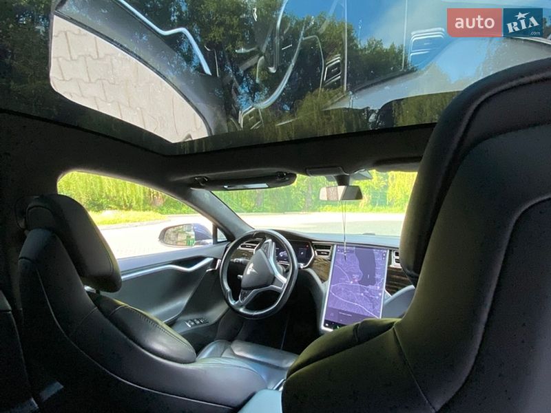 Лифтбек Tesla Model S 2016 в Тернополе