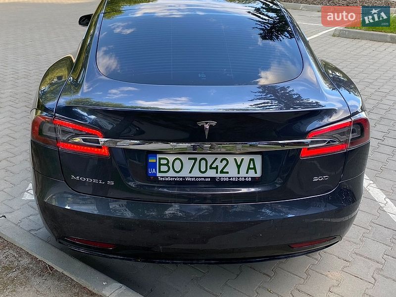 Лифтбек Tesla Model S 2016 в Тернополе