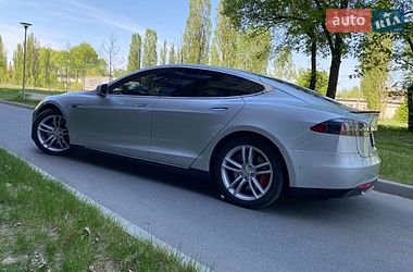 Ліфтбек Tesla Model S 2015 в Чернігові