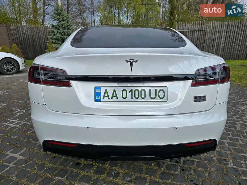 Ліфтбек Tesla Model S 2022 в Бучі