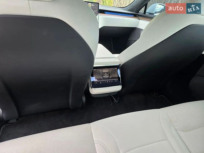 Ліфтбек Tesla Model S 2022 в Бучі