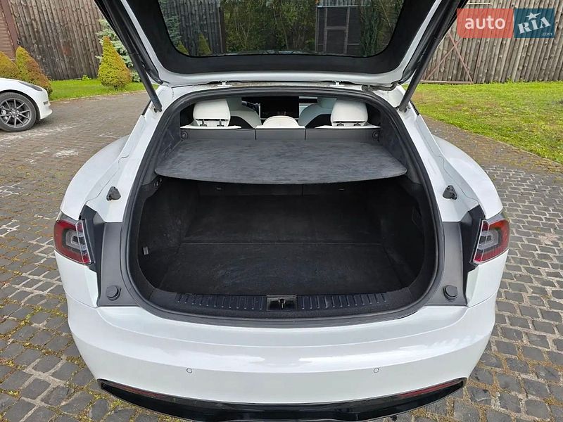 Ліфтбек Tesla Model S 2022 в Бучі