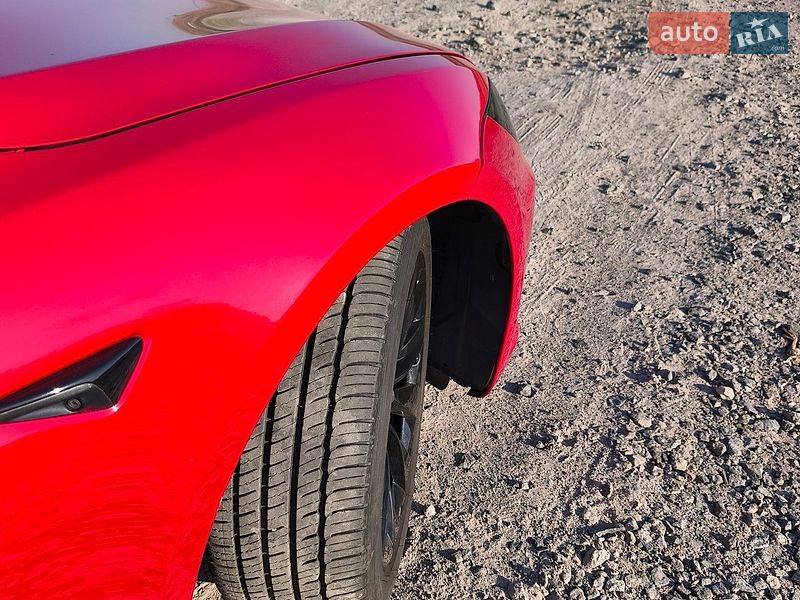 Лифтбек Tesla Model S 2018 в Виннице