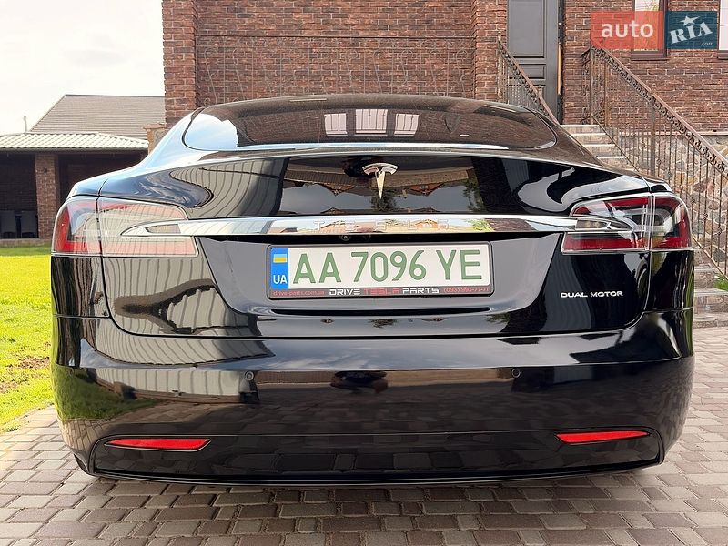 Ліфтбек Tesla Model S 2020 в Києві