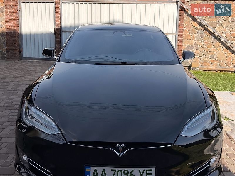 Ліфтбек Tesla Model S 2020 в Києві