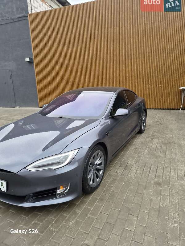 Ліфтбек Tesla Model S 2019 в Сумах