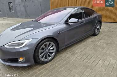 Ліфтбек Tesla Model S 2019 в Сумах