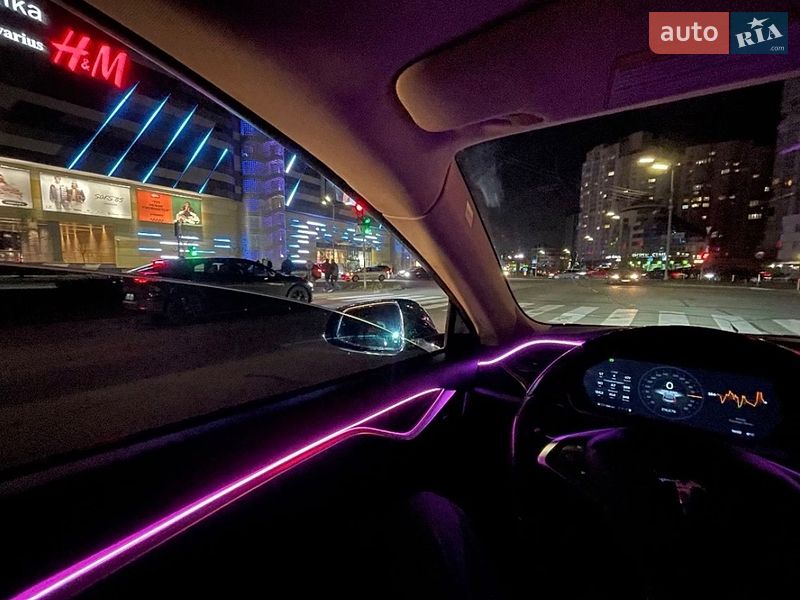 Ліфтбек Tesla Model S 2014 в Києві