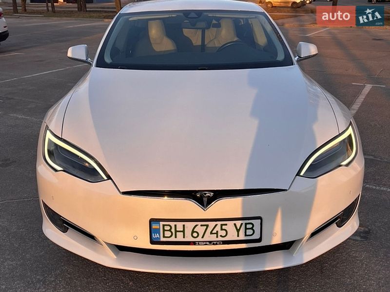 Tesla Model S 2016