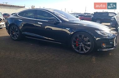 Лифтбек Tesla Model S 2016 в Львове