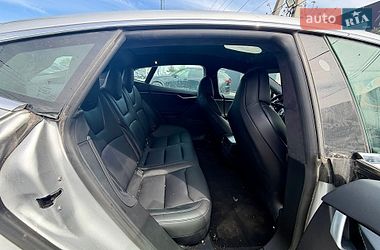 Лифтбек Tesla Model S 2018 в Львове