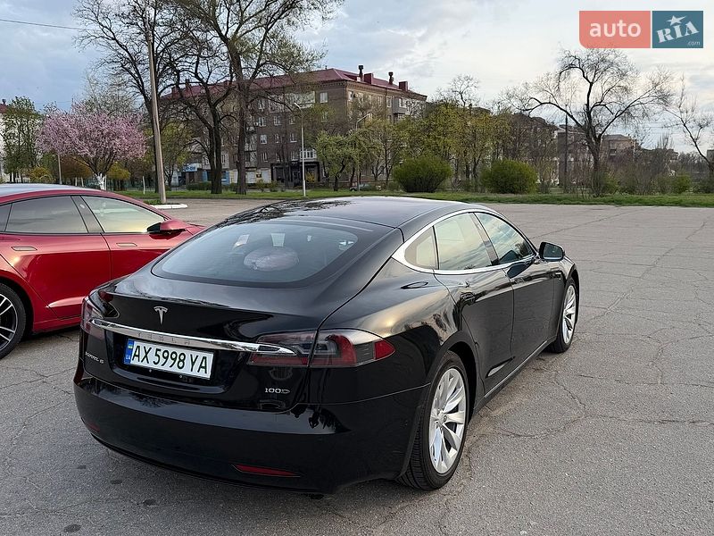 Ліфтбек Tesla Model S 2018 в Запоріжжі