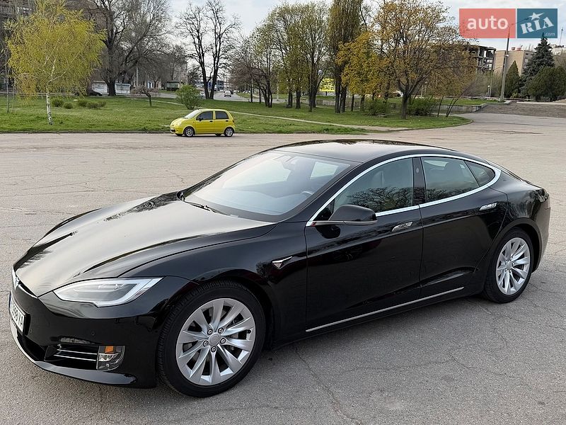 Ліфтбек Tesla Model S 2018 в Запоріжжі