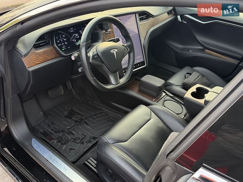 Ліфтбек Tesla Model S 2018 в Запоріжжі