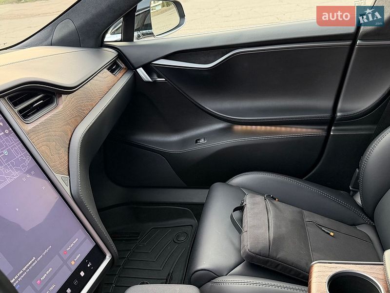 Ліфтбек Tesla Model S 2018 в Запоріжжі