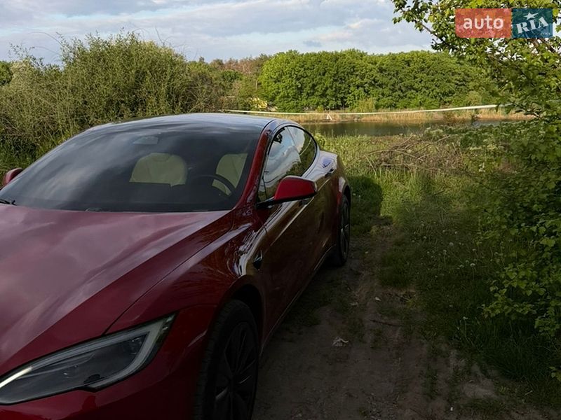 Ліфтбек Tesla Model S 2023 в Новомосковську