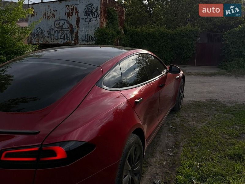 Ліфтбек Tesla Model S 2023 в Новомосковську