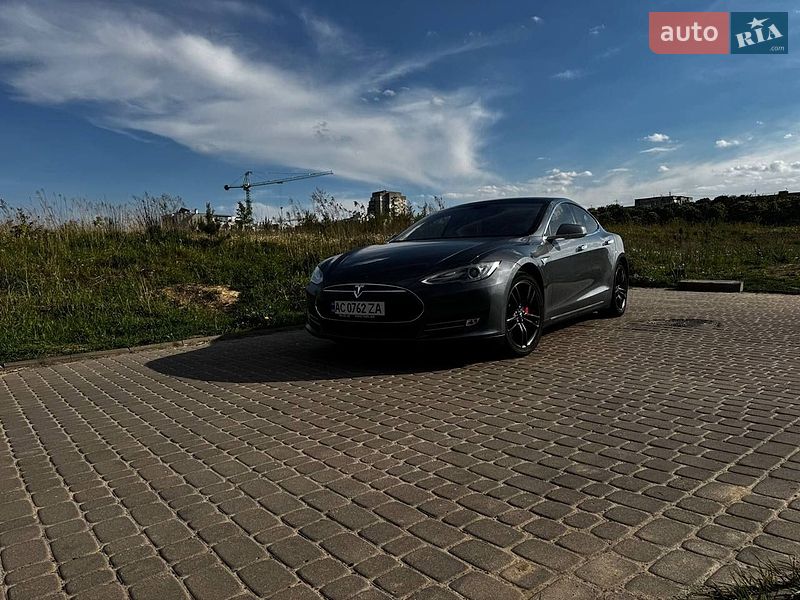 Лифтбек Tesla Model S 2014 в Ровно