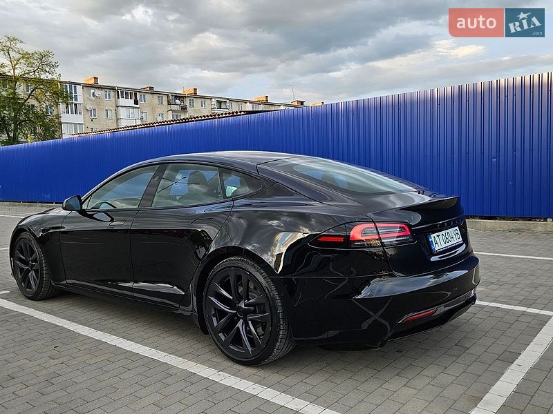 Лифтбек Tesla Model S 2024 в Калуше