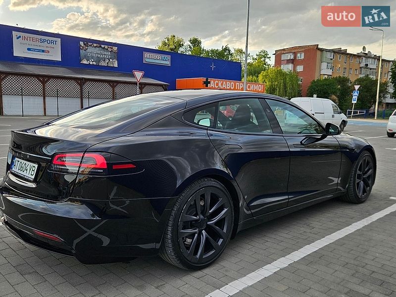 Лифтбек Tesla Model S 2024 в Калуше