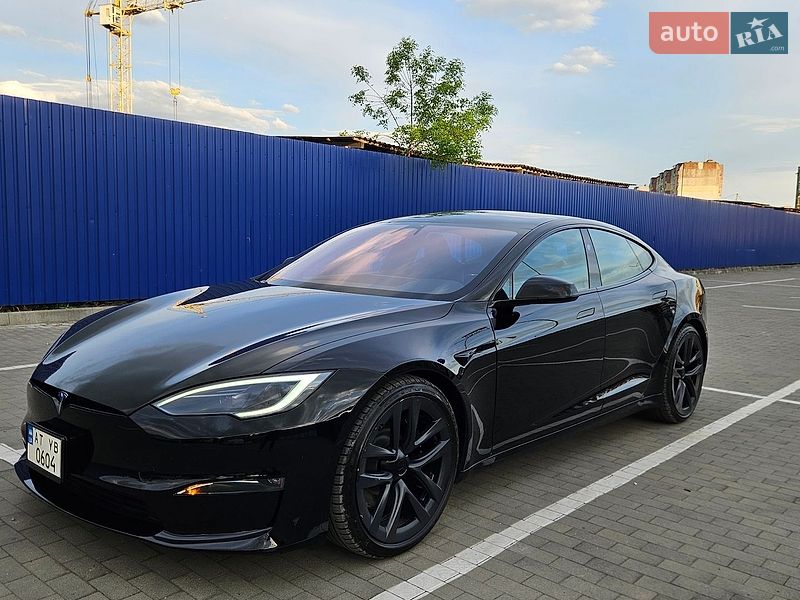 Лифтбек Tesla Model S 2024 в Калуше