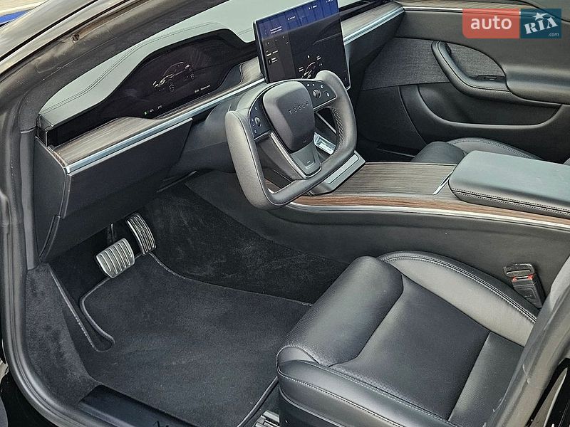 Лифтбек Tesla Model S 2024 в Калуше