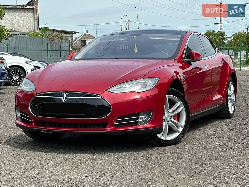 Tesla Model S 2014