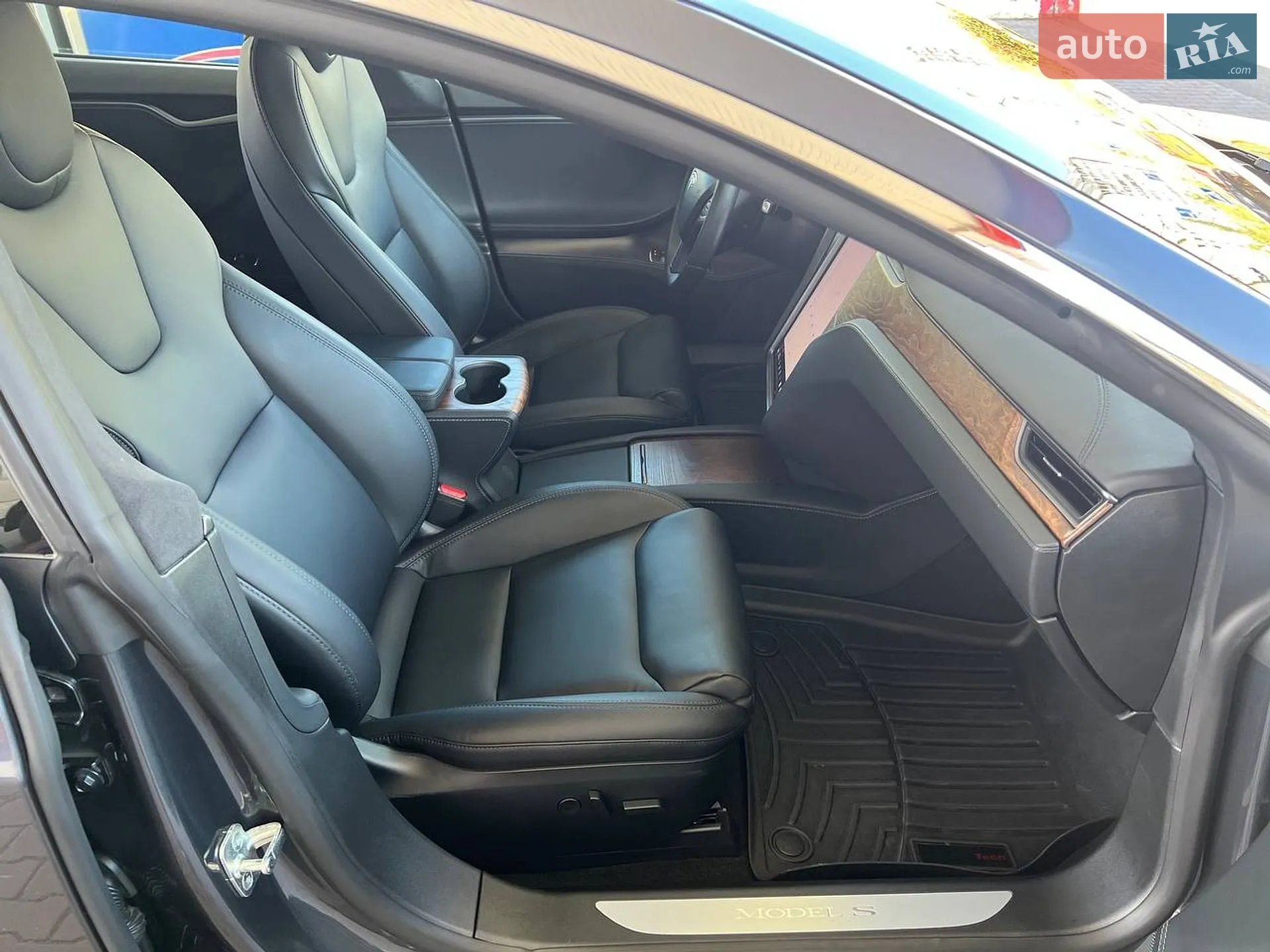 2020 Tesla Model S - мініатюра 24