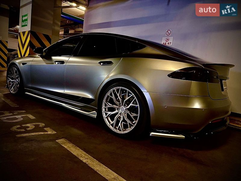 Лифтбек Tesla Model S 2021 в Одессе
