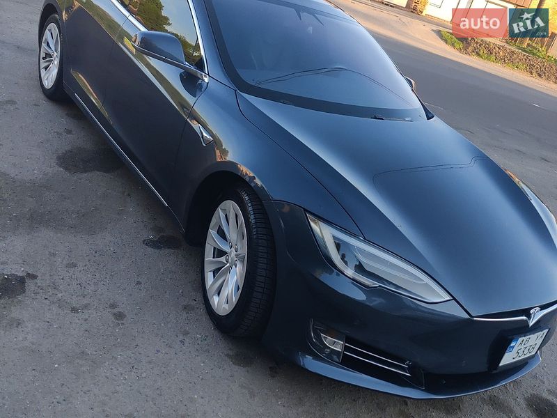Ліфтбек Tesla Model S 2018 в Хмельницькому