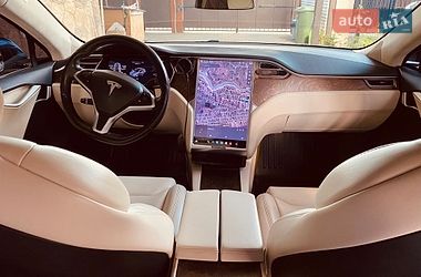 Ліфтбек Tesla Model S 2017 в Кременчуці