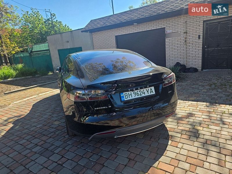 Лифтбек Tesla Model S 2015 в Одессе