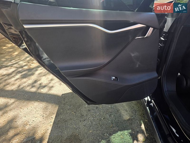 Лифтбек Tesla Model S 2015 в Одессе