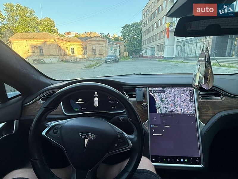 Ліфтбек Tesla Model S 2017 в Черкасах