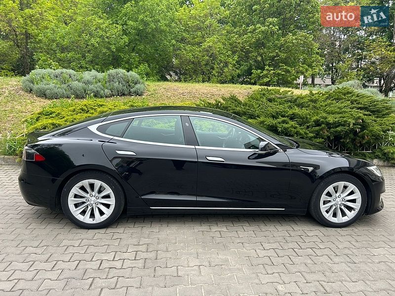 Ліфтбек Tesla Model S 2018 в Одесі
