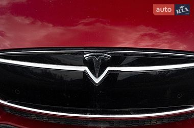 Лифтбек Tesla Model S 2014 в Львове