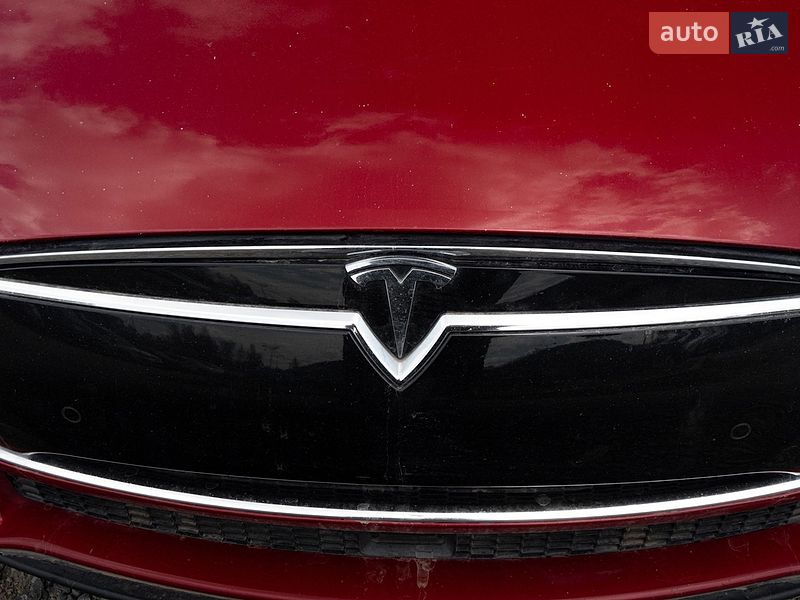 Лифтбек Tesla Model S 2014 в Львове