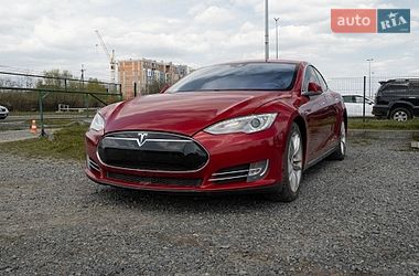 Лифтбек Tesla Model S 2014 в Львове
