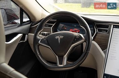 Лифтбек Tesla Model S 2014 в Львове