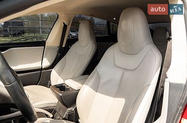 Лифтбек Tesla Model S 2014 в Львове
