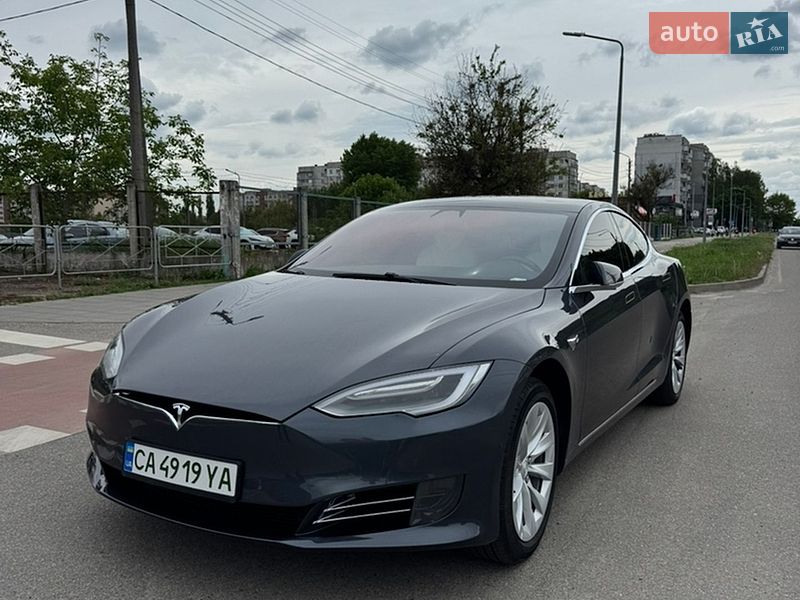 Ліфтбек Tesla Model S 2017 в Черкасах