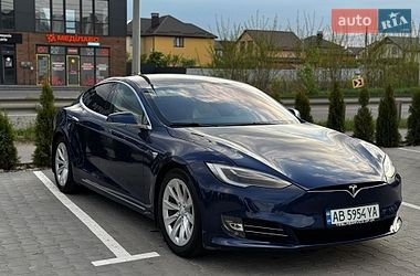 Лифтбек Tesla Model S 2016 в Виннице
